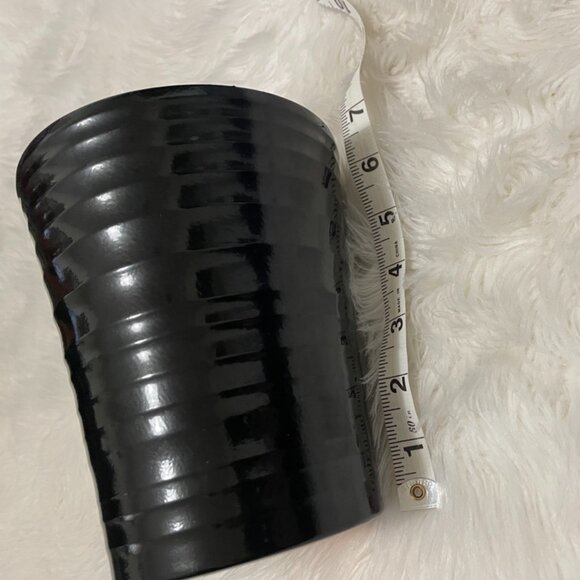 6.5 inch black ceramic planter pot textured horizontal pattern - Picture 4 of 9